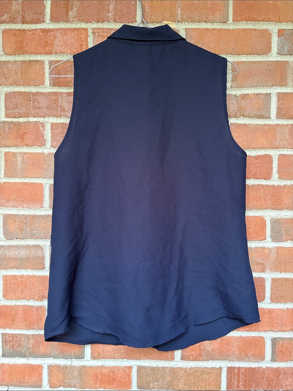 EUC Sz S LOFT Navy Sleeveless Button-Down Top with Jeweled Collar - Picture 4 of 4